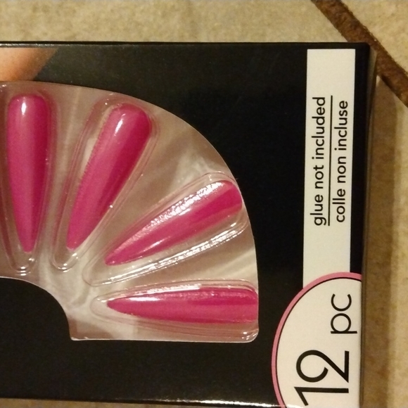 Faux nails - Picture 4 of 6